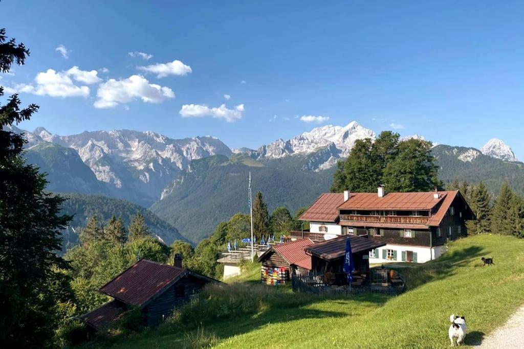 Zentral, Ruhig & Stilvoll Mit Bergpanorama+ Garten Garmisch-Partenkirchen Ngoại thất bức ảnh