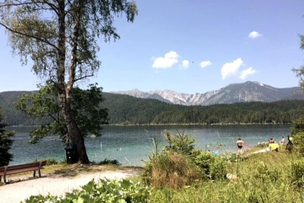 Zentral, Ruhig & Stilvoll Mit Bergpanorama+ Garten Garmisch-Partenkirchen Ngoại thất bức ảnh