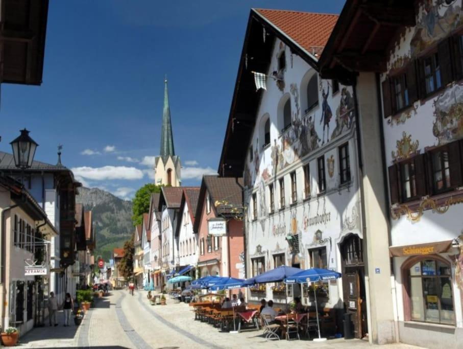 Zentral, Ruhig & Stilvoll Mit Bergpanorama+ Garten Garmisch-Partenkirchen Ngoại thất bức ảnh