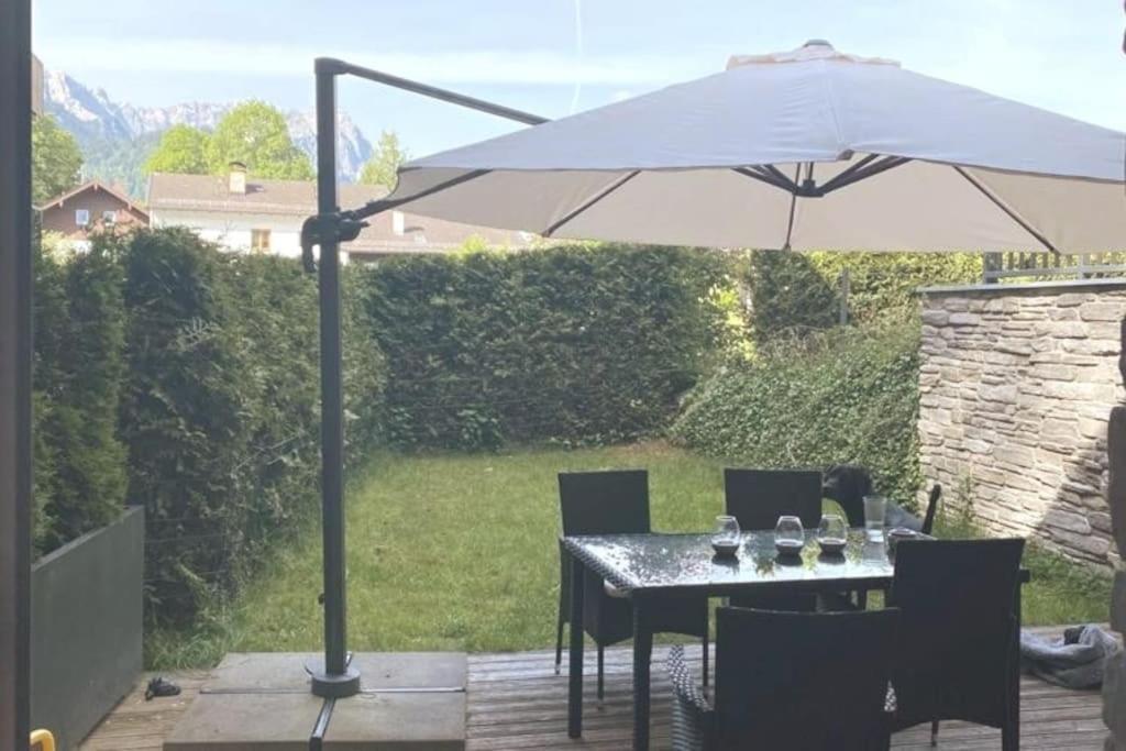 Zentral, Ruhig & Stilvoll Mit Bergpanorama+ Garten Garmisch-Partenkirchen Ngoại thất bức ảnh