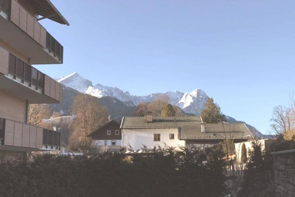 Zentral, Ruhig & Stilvoll Mit Bergpanorama+ Garten Garmisch-Partenkirchen Ngoại thất bức ảnh