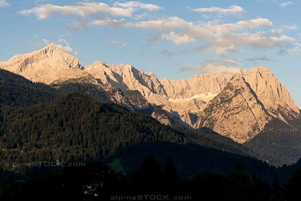 Zentral, Ruhig & Stilvoll Mit Bergpanorama+ Garten Garmisch-Partenkirchen Ngoại thất bức ảnh